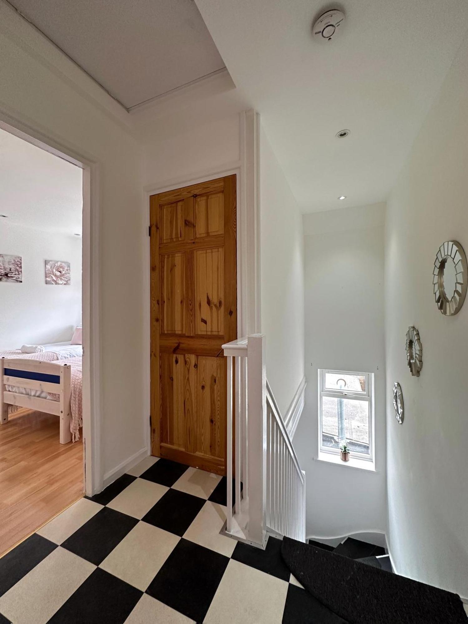 Apartment Maria's House In East London Dagenham